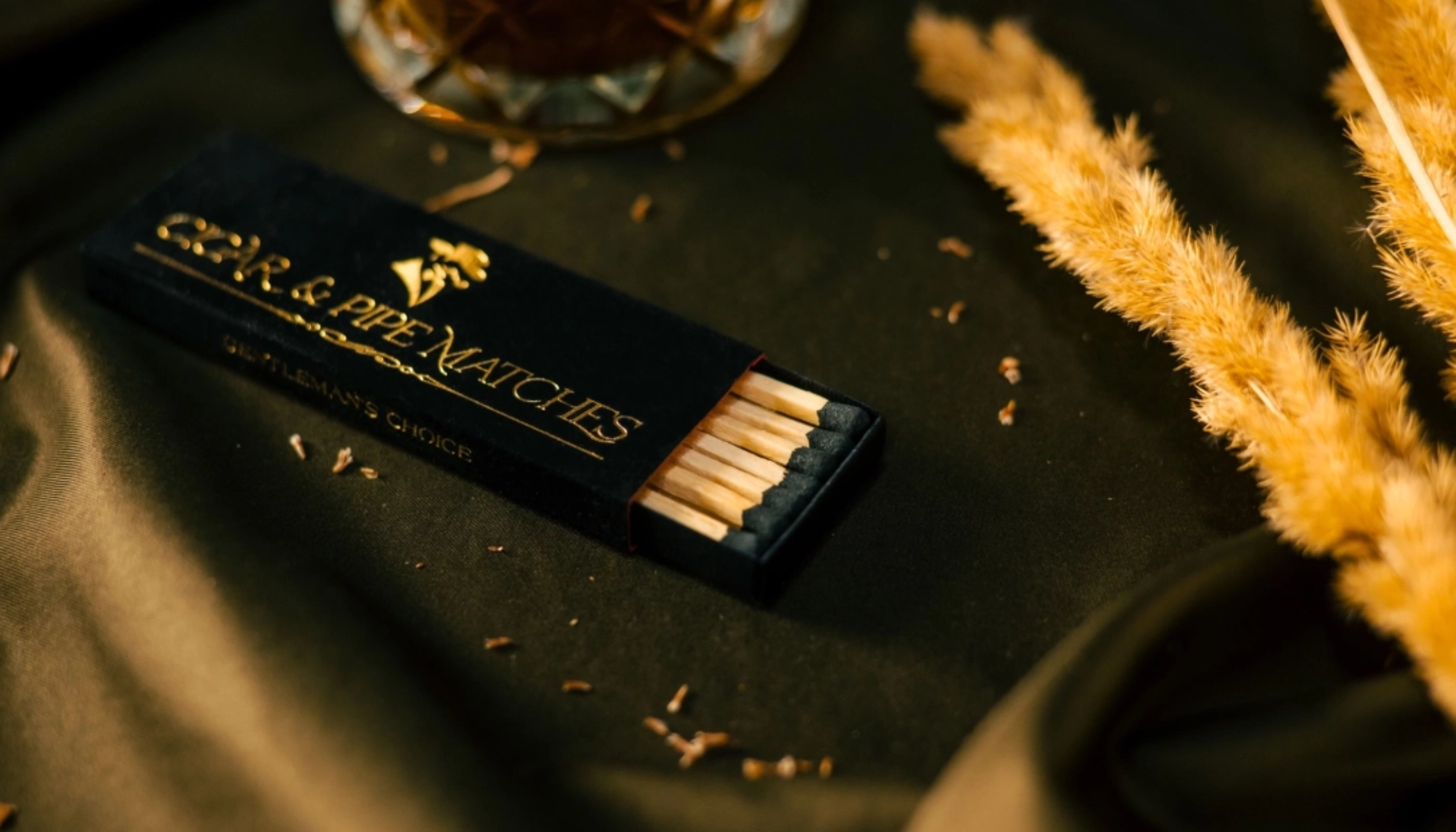 Cigar & Pipe matches black plush
